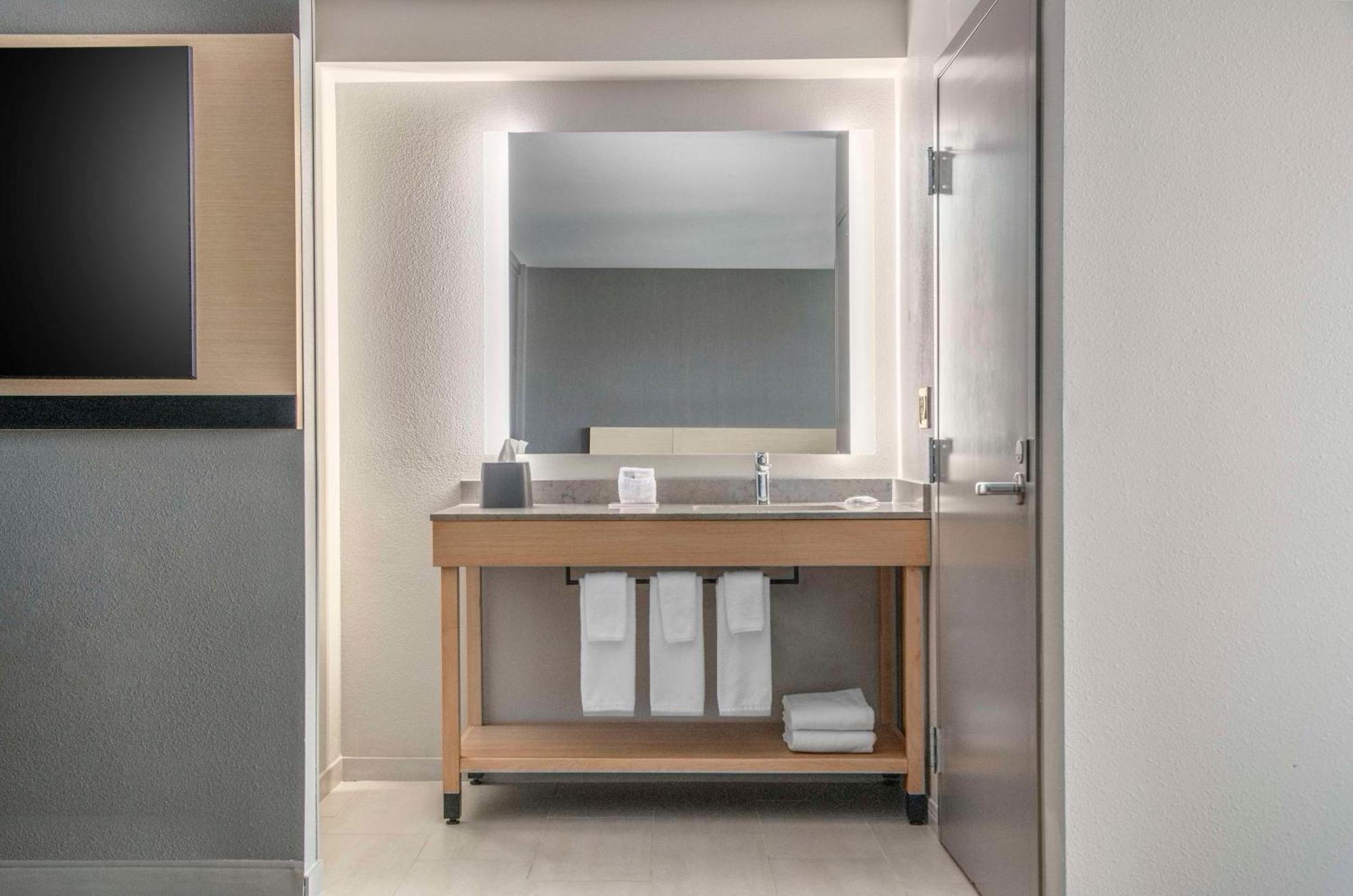Hyatt Place Riverside Downtown Екстериор снимка